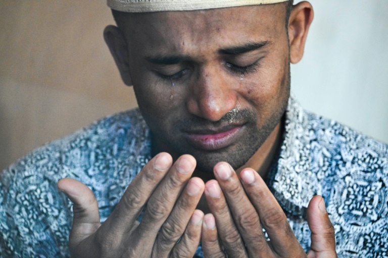 اليائسون من الروهينجا يحتفلون بالعيد في طي النسيان الإندونيسي