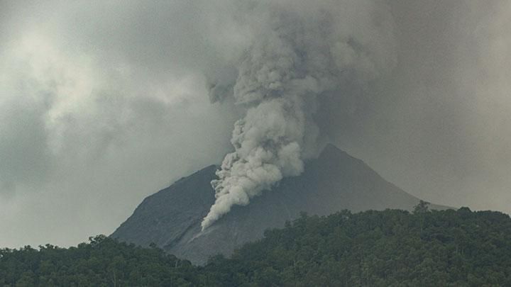 إندونيسيا ترفع حالة التأهب إلى أعلى مستوى بسبب بركان ليوتوبي لاكي لاكي 30 إندونيسيا ترفع حالة التأهب إلى أعلى مستوى بسبب بركان ليوتوبي لاكي لاكي
