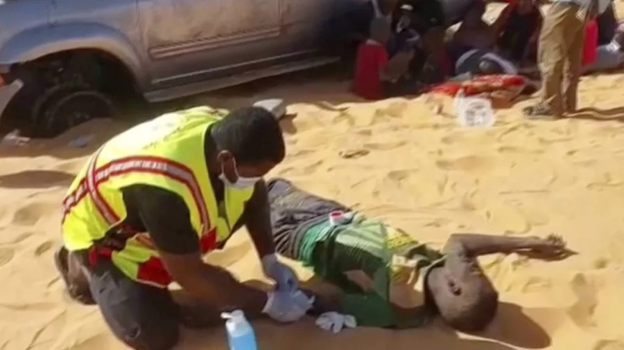 العثور على جثث لاجئين سودانيين في الصحراء الليبية 24 العثور على جثث لاجئين سودانيين في الصحراء الليبية