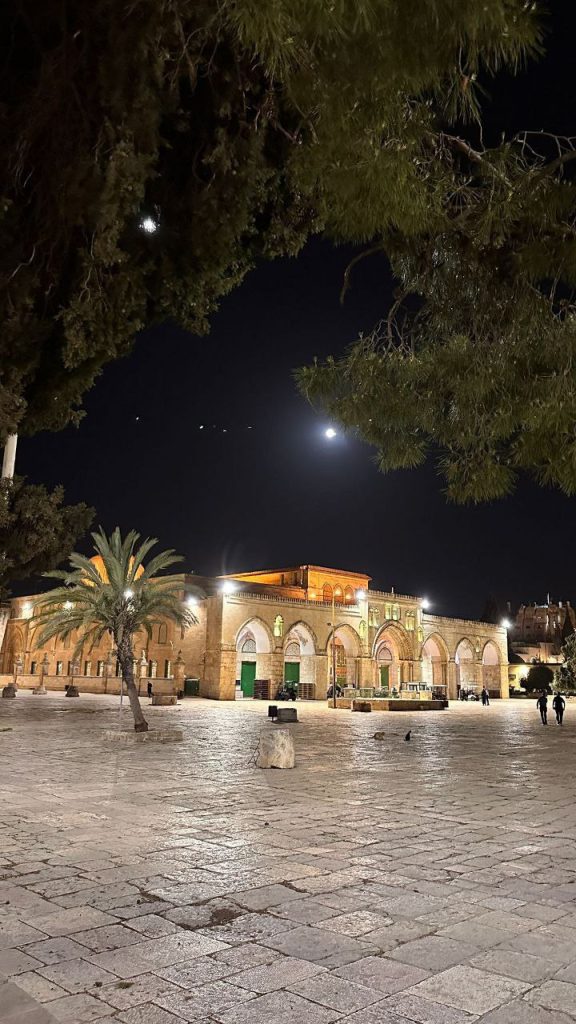 حصاد الأسبوع: أبرز الصور من العالم الإسلامي 5 IMG 20250516 223737 111