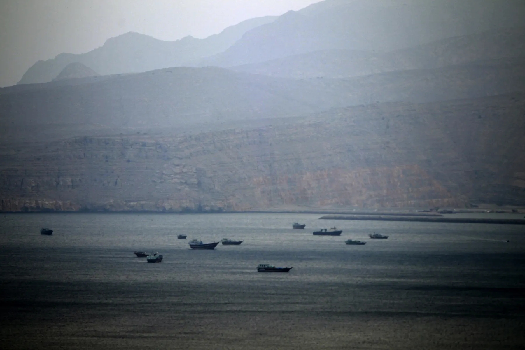 ماذا لو حاولت إيران إغلاق مضيق هرمز؟ 13 ماذا لو حاولت إيران إغلاق مضيق هرمز؟