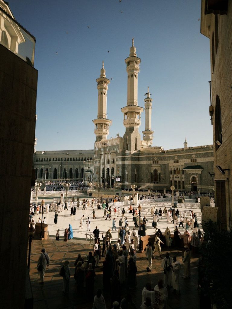 حصاد الأسبوع: أبرز الصور من العالم الإسلامي 33 photo 2025 06 14 01 20 18
