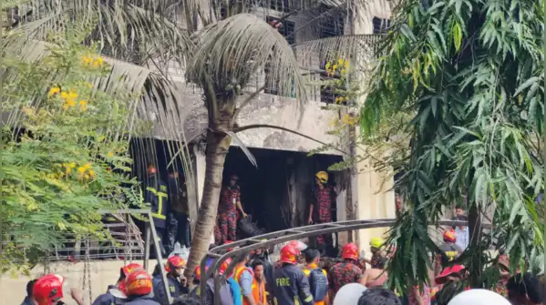 استشهاد نحو 31 شخصا من بينهم 27 طفلا وإصابة أكثر من 170 في حادث مأساوي في بنغلاديش 9 image 9