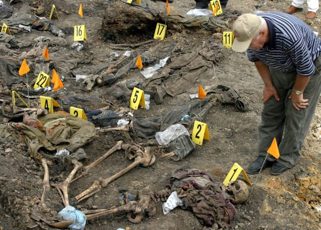 التطهير العرقي للمسلمين في البوسنة ومجزرة سربرنيتشا 2 قققق
