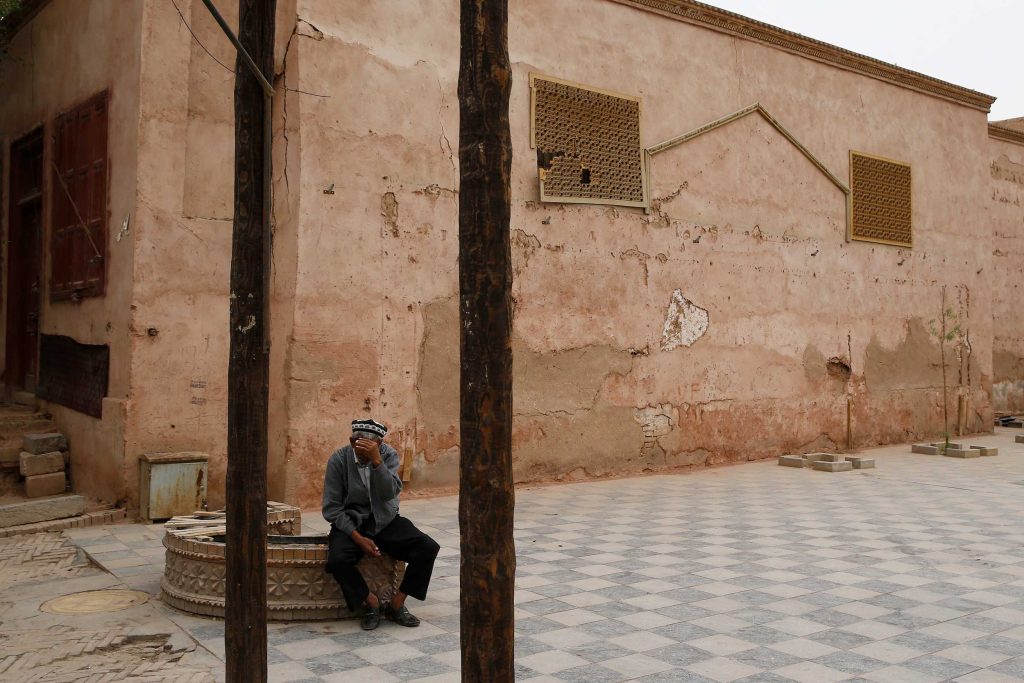 كيف تُحوّل الصين الصحراء إلى معسكرات اعتقال للأويغور؟ 10 kashgar
