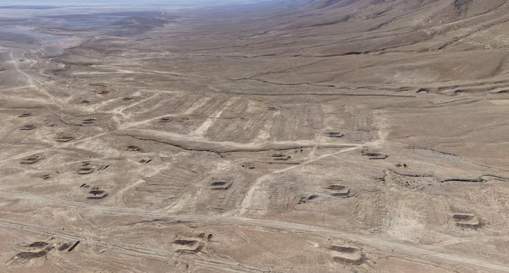 تحقيق لرويترز: حكومة الأسد نقلت سرا مقبرة جماعية للتستر على جرائم قتل