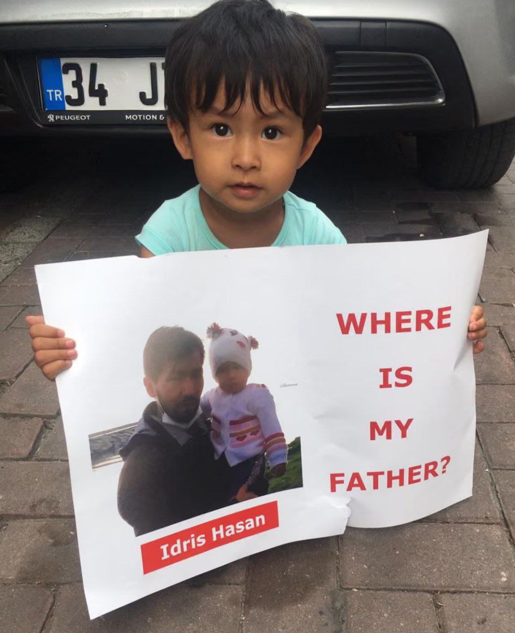 لا يوجد مكان آمن "طلبوا مني ألا أتكلم": المرأة التي واجهت الصين - وفازت بحرية زوجها 2 لا يوجد مكان آمن “طلبوا مني ألا أتكلم”: المرأة التي واجهت الصين – وفازت بحرية زوجها