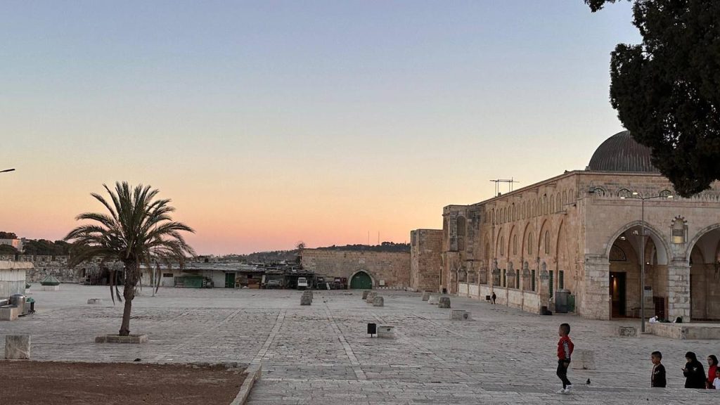 حصاد الأسبوع: أبرز الصور من العالم الإسلامي 23 photo 2025 10 19 00 14 17