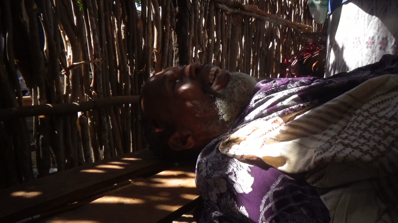 استشهاد 12 صوماليا أغلبهم أطفال ونساء في سلسلة غارات أمريكية جنوب الصومال 25 C0046T01