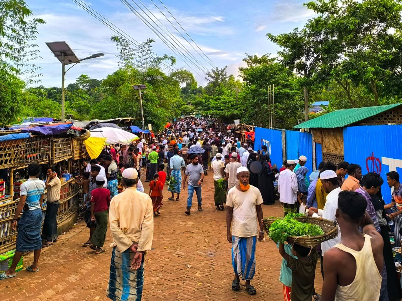 أطباء بلا حدود: ارتفاع عدد ضحايا الألغام والجرحى بين الروهينجا مع تصاعد القتال بأراكان 37 أطباء بلا حدود: ارتفاع عدد ضحايا الألغام والجرحى بين الروهينجا مع تصاعد القتال بأراكان