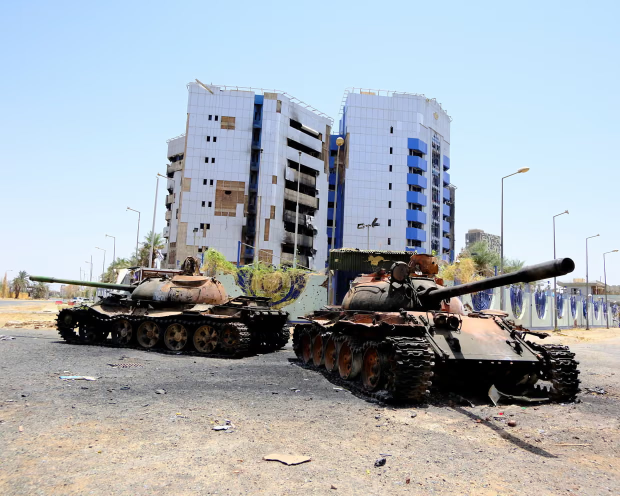 الولايات المتحدة تدرس فرض عقوبات أوسع على الجيش السوداني وقوات الدعم السريع مع تراجع جهود وقف إطلاق النار 2 الولايات المتحدة تدرس فرض عقوبات أوسع على الجيش السوداني وقوات الدعم السريع مع تراجع جهود وقف إطلاق النار