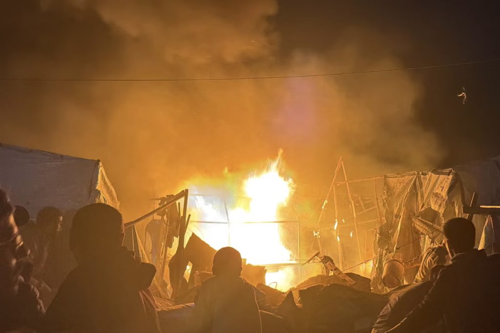 «كان من المفترض أن تتوقف إراقة الدماء»: لا أثر للحياة الطبيعية بينما يستمر القتل في غزة 2 photo 2025 12 09 19 21 36