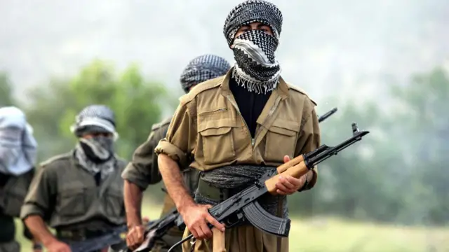 إيران: الميليشيات الكردية تنفي البدء بعملية برية داخل إيران 6 إيران: الميليشيات الكردية تنفي البدء بعملية برية داخل إيران