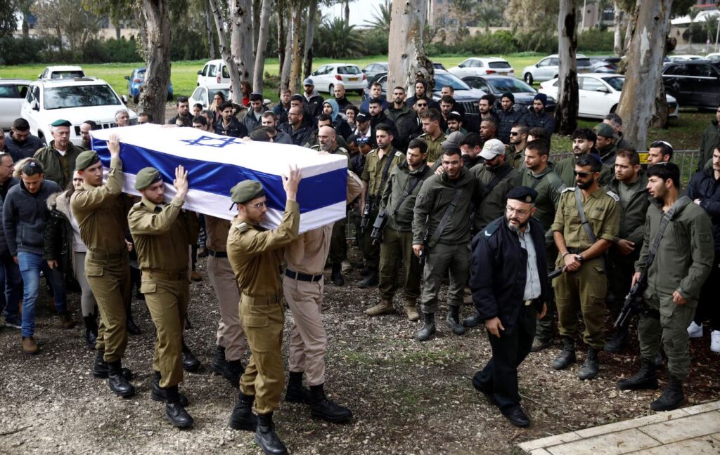 لبنان: أسر عنصر من حزب الله ومقتل 4 جنود إسرائيليين في لبنان