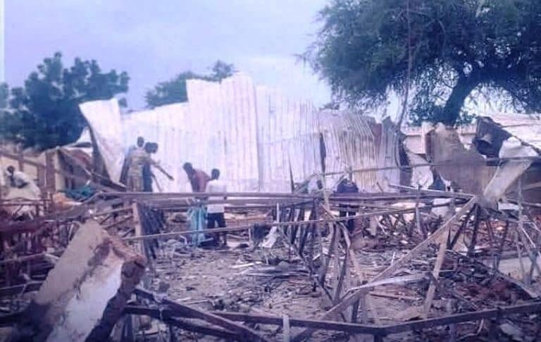 استشهاد ما لا يقل عن 14 مدنيا -كما نحسبهم- في قصف مدفعي على مدينة الدلنج السودانية 3 استشهاد ما لا يقل عن 14 مدنيا -كما نحسبهم- في قصف مدفعي على مدينة الدلنج السودانية