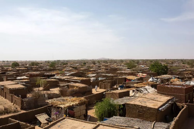 الحرائق تلتهم أكثر من ألف منزل في مخيم كلمة للنازحين في دارفور 2 الحرائق تلتهم أكثر من ألف منزل في مخيم كلمة للنازحين في دارفور