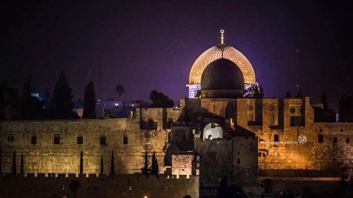 يقترب المسجد الأقصى من إتمام شهرٍ كامل من الحصار والإغلاق وتعطيل الأذان والصلاة فيه 2 يقترب المسجد الأقصى من إتمام شهرٍ كامل من الحصار والإغلاق وتعطيل الأذان والصلاة فيه