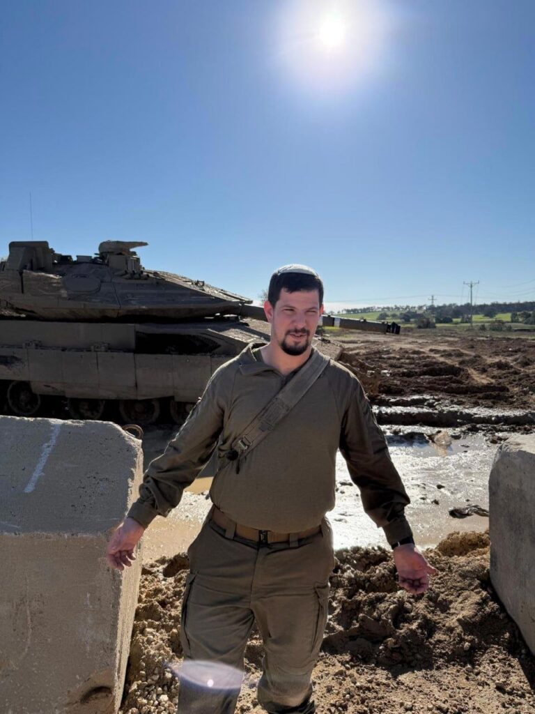 الرقيب أفيعاد إلشانان فولانسكي، 21 عامًا