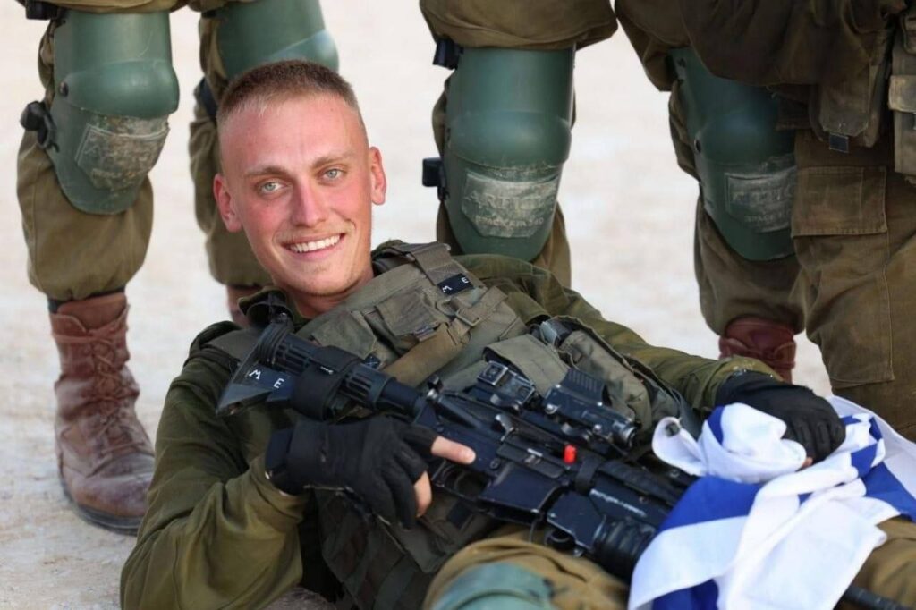 أسر عنصر من حزب الله ومقتل 4 جنود إسرائيليين في لبنان 5 الرقيب أول مكسيم أنتيس، 21 عامًا