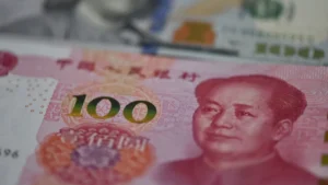108325506 1782228895957 gettyimages 2263662172 cfoto banknote260301 np1Ye