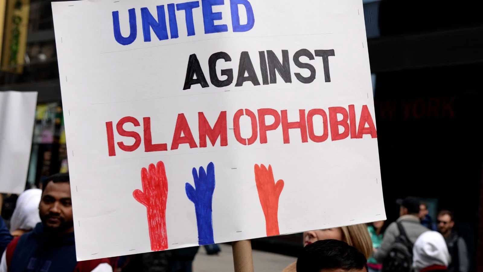 تقرير ألماني يحذر من تصاعد الإسلاموفوبيا في برلين واستهداف متزايد للمسلمات 2 CAIR Says Islamophobia in Europe ‘Spinning Out of Control After Murder of Muslim Woman in Germany Fire at Mosque in Spain