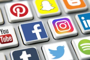 "موسيقى الكراهية" في الهند: أغاني معادية للمسلمين تستخدم كأداة تحريض رقمية 20 Choosing platforms@2x