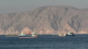 هجوم على سفينة قبالة عُمان يخلف مفقودًا ويزيد مخاوف أمن الملاحة في الخليج 17 15ced85d 3aae 48af a8d4 0a10de10cc07 16x9 1200x676