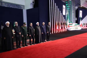 في تشييع خامنئي: القرآن حاكمٌ على المحاور والمشاريع … لا خادمٌ لها 22 1644891.jpeg