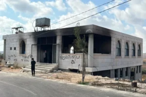 «احترقوا في الجحيم».. جدران الضفة الغربية تتحول إلى منصات للتحريض على الفلسطينيين 16 3 1786428653 copy 1786528696