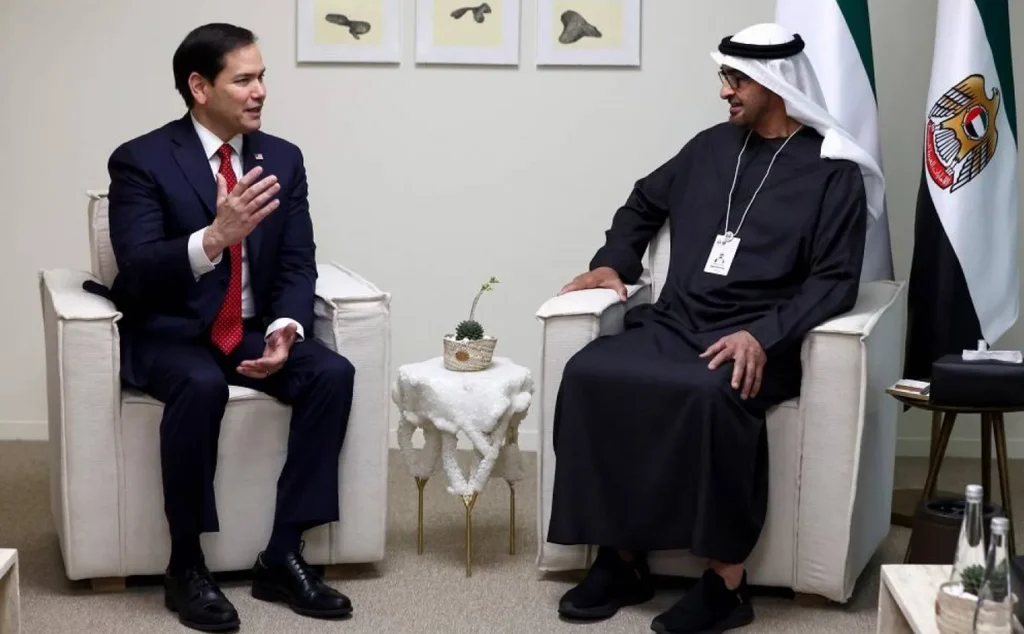 21 سيناتورًا أميركيًا يطالبون بوقف مبيعات السلاح للإمارات بسبب حرب السودان 4 US Secretary of State Marco Rubio speaks with United Arab Emirates President Sheikh Mohamed bin Zayed Al Nahyan as they meet at ADNEC Center Abu Dhabi in Abu Dhabi on February 19 2025 1024x634 1