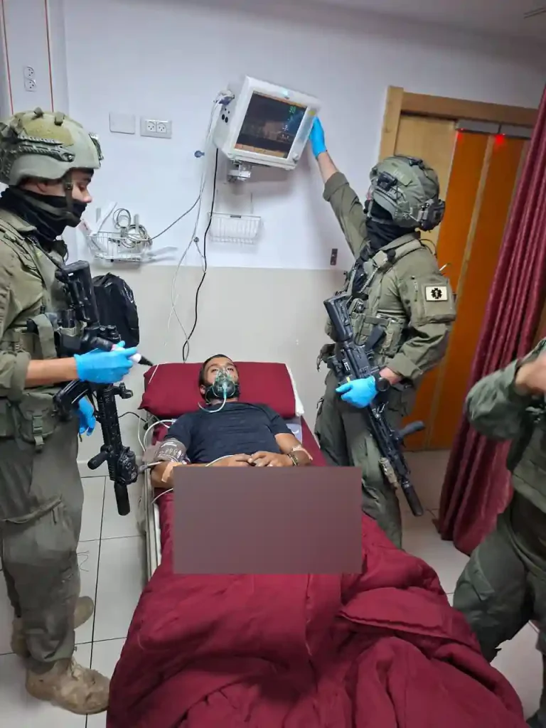 بالتفصيل..مقتل مستوطن إسرائيلي قرب حلميش واعتقال المنفذ الذي قد يكون أول أسير فلسطيني يُعدم 3 مقتل مستوطن إسرائيلي