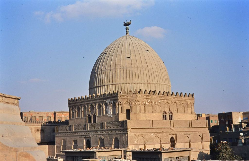 «حواضر الإسلام عبر التاريخ 10»: الفسطاط.. مدينة عمرو بن العاص التي بدأت عندها حكاية مصر الإسلامية 6 Schafii Mausoleum in Kairo