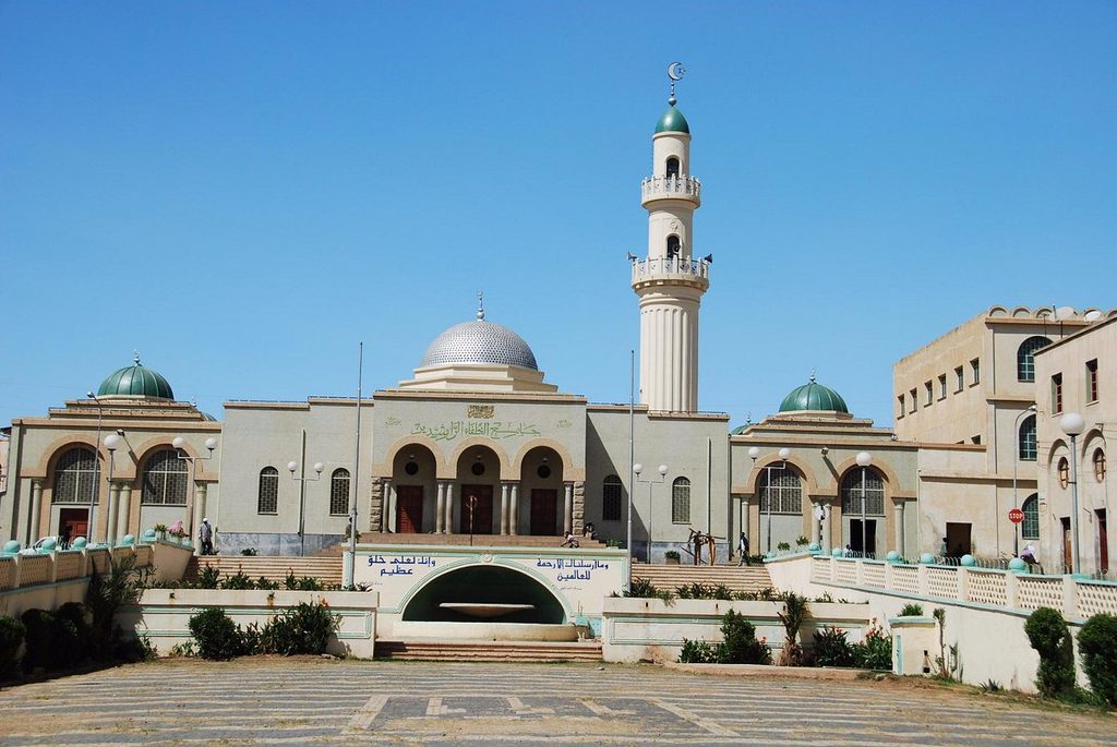 مسلمو إريتريا تحت قبضة الدولة.. اعتقالات وتدخل في المؤسسات الدينية وغياب للحريات 3 al khulafa al rashiudin