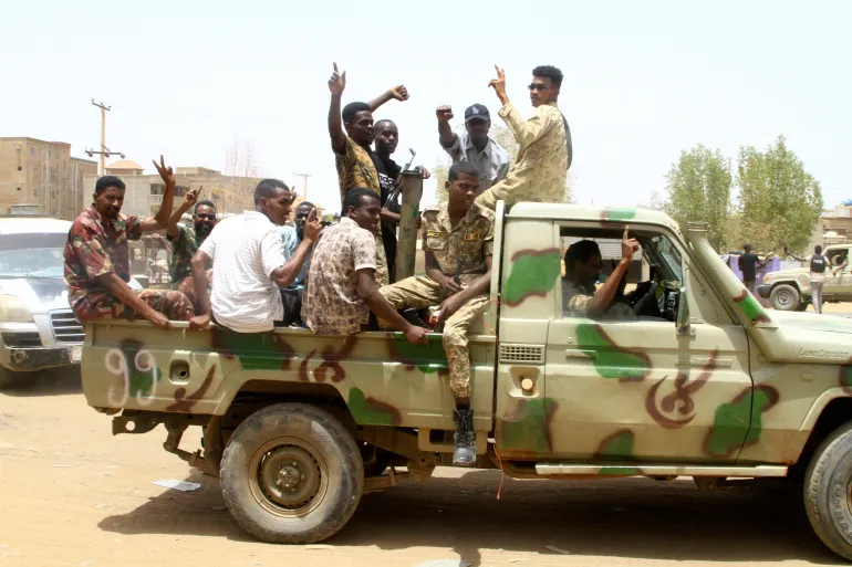النزوح يتسع بين دارفور وكردفان.. آلاف يصلون إلى طويلة وتصعيد عسكري جديد غربي السودان 3 doc 47r84np 1748093170