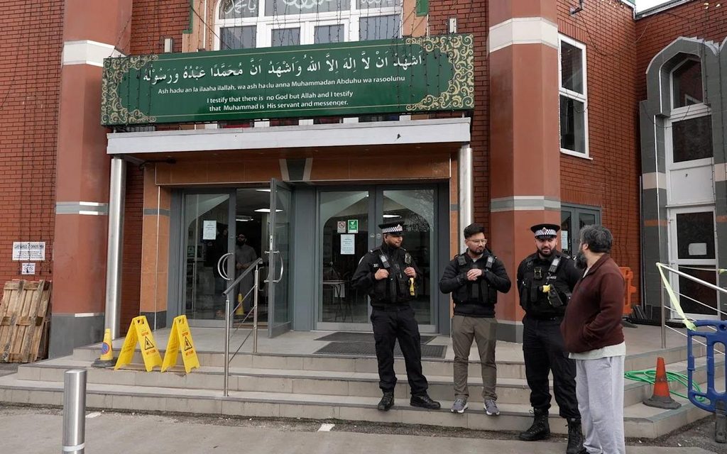 اعتداء على مسجد كل خمسة أيام.. بيانات جديدة تكشف تصاعد خطورة الهجمات على المسلمين في بريطانيا 5 iX8klTpdvpHPThK fHt72FBcoHfrq PtUKTAkgCx04w8DMjrLV9VIG8lgmvbCKFL0KpbVoxiA 1a88bE5E3q3vgJxLQIeJMiYJFwJm DSpqR0tKXcGLgVtySAKMd85Xdb iM8NFYEdhzpSEE9zA 2wuUq6BwsL9RLP v79uLzs xbJ8L31nicDBthTtZ03yl
