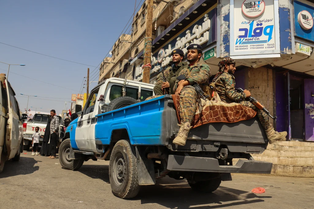 «لم نعد نأكل ثلاث وجبات».. نازحو اليمن بين الجوع والقصف وخيام لا تحمي أطفالهم 4 2026 09 28T101221Z 95343926 RC2LWM5SWD5S RTRMADP 3 IRAN CRISIS YEMEN MARIB 1790760315 1